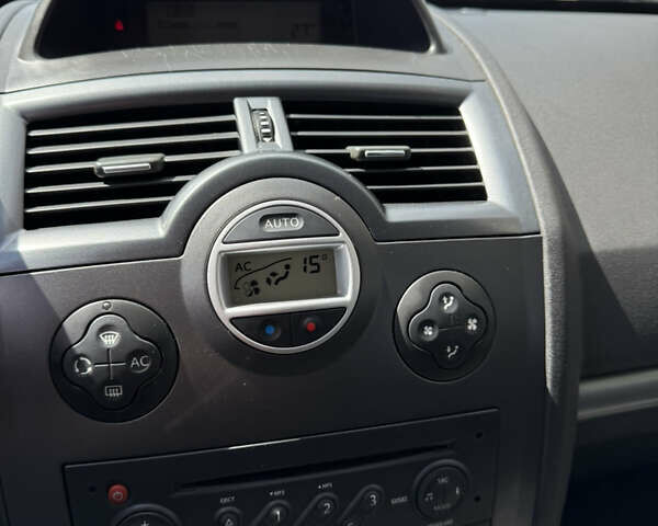 Рено Меган, объемом двигателя 2 л и пробегом 169 тыс. км за 6777 $, фото 26 на Automoto.ua