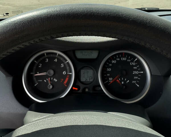 Рено Меган, объемом двигателя 2 л и пробегом 169 тыс. км за 6777 $, фото 24 на Automoto.ua
