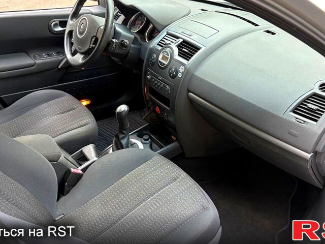 Рено Меган, объемом двигателя 1.6 л и пробегом 161 тыс. км за 6400 $, фото 4 на Automoto.ua