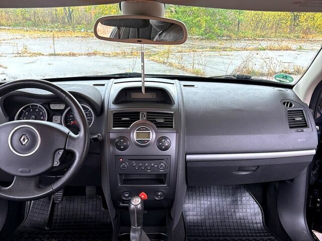 Рено Меган, объемом двигателя 1.6 л и пробегом 210 тыс. км за 6150 $, фото 10 на Automoto.ua