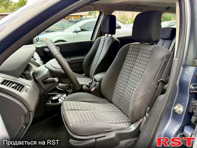 Рено Меган, объемом двигателя 1.6 л и пробегом 229 тыс. км за 5300 $, фото 6 на Automoto.ua