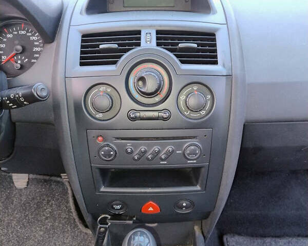 Рено Меган, объемом двигателя 1.6 л и пробегом 255 тыс. км за 5000 $, фото 12 на Automoto.ua