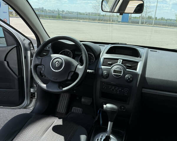 Рено Меган, объемом двигателя 2 л и пробегом 169 тыс. км за 6399 $, фото 20 на Automoto.ua