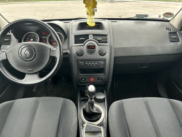 Рено Меган, об'ємом двигуна 2 л та пробігом 240 тис. км за 2700 $, фото 3 на Automoto.ua
