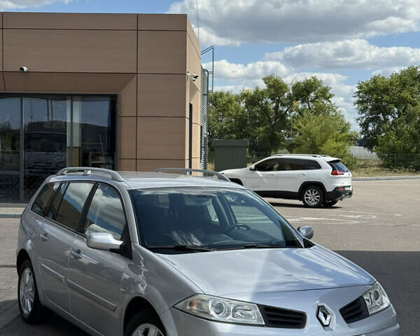 Рено Меган, объемом двигателя 2 л и пробегом 169 тыс. км за 6399 $, фото 5 на Automoto.ua