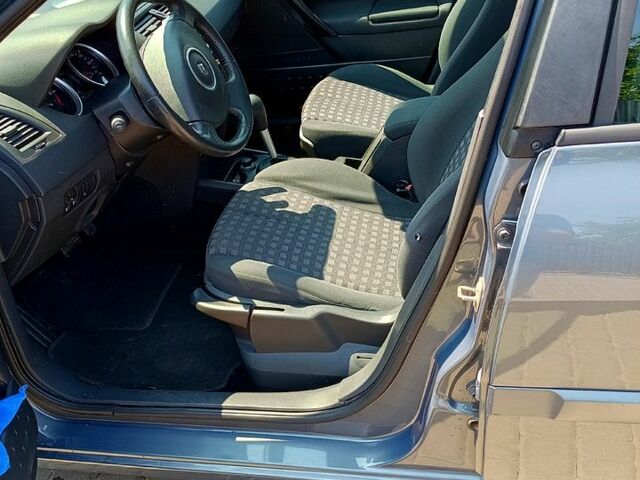 Рено Меган, объемом двигателя 1.6 л и пробегом 197 тыс. км за 5850 $, фото 9 на Automoto.ua