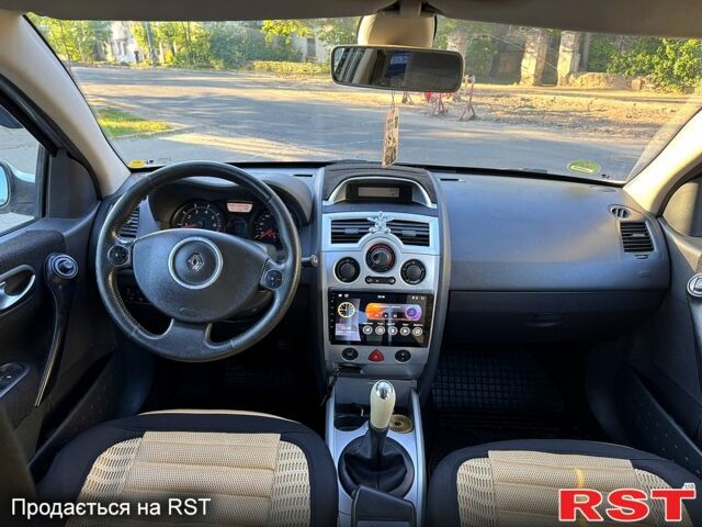 Рено Меган, объемом двигателя 1.6 л и пробегом 216 тыс. км за 4499 $, фото 10 на Automoto.ua