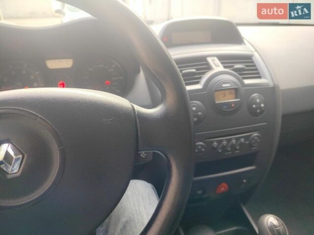 Рено Меган, объемом двигателя 1.6 л и пробегом 219 тыс. км за 4600 $, фото 18 на Automoto.ua