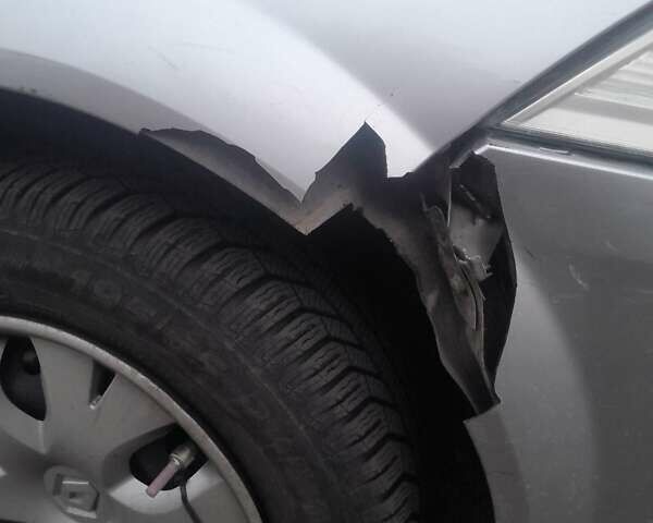 Рено Меган, объемом двигателя 1.5 л и пробегом 330 тыс. км за 4400 $, фото 4 на Automoto.ua