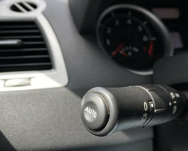 Рено Меган, об'ємом двигуна 1.6 л та пробігом 158 тис. км за 6400 $, фото 15 на Automoto.ua