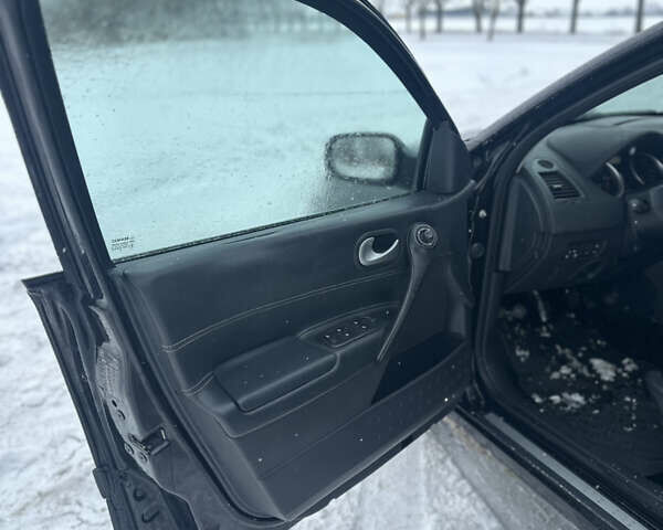 Рено Меган, объемом двигателя 1.6 л и пробегом 161 тыс. км за 5500 $, фото 11 на Automoto.ua