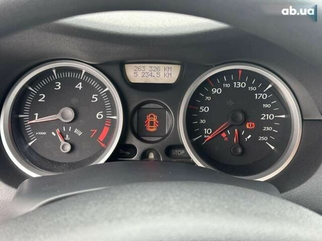 Рено Меган, объемом двигателя 0 л и пробегом 263 тыс. км за 4490 $, фото 24 на Automoto.ua