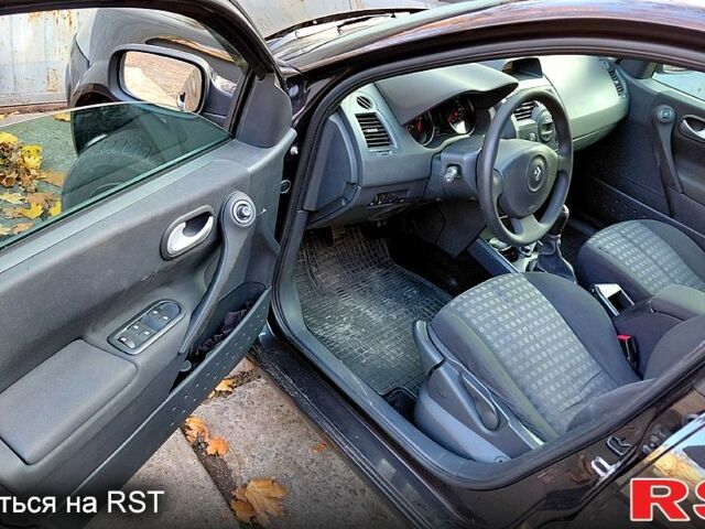 Рено Меган 2008 у Харкові на Automoto.ua Рено Меган, об'ємом двигуна 1.6 л та пробігом 228 тис. км за 4800 $, фото 8 на Automoto.ua