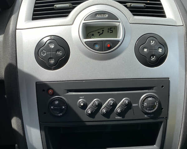 Рено Меган, об'ємом двигуна 1.6 л та пробігом 158 тис. км за 6400 $, фото 11 на Automoto.ua