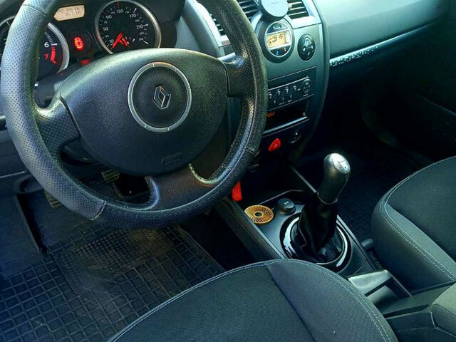 Рено Меган, объемом двигателя 1.6 л и пробегом 192 тыс. км за 5250 $, фото 10 на Automoto.ua