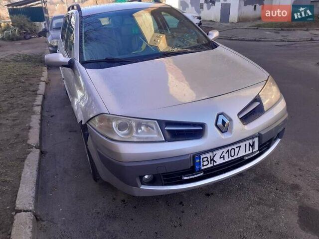 Рено Меган, объемом двигателя 1.5 л и пробегом 330 тыс. км за 4400 $, фото 6 на Automoto.ua