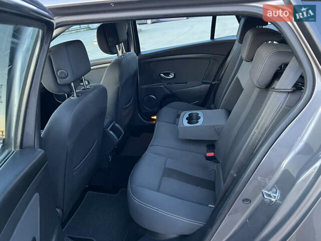 Рено Меган, объемом двигателя 1.4 л и пробегом 154 тыс. км за 6200 $, фото 65 на Automoto.ua