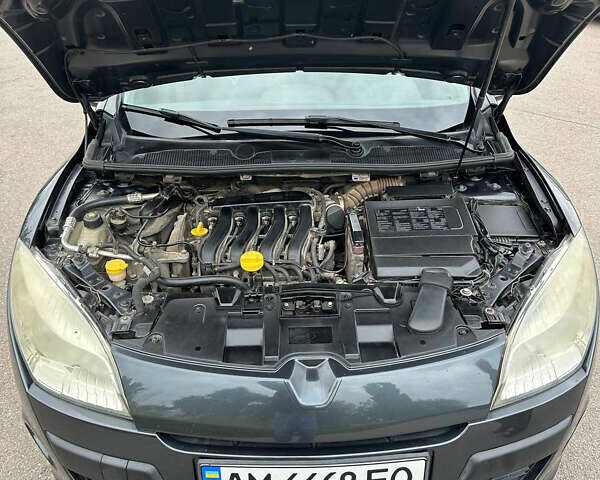 Рено Меган, объемом двигателя 1.6 л и пробегом 208 тыс. км за 7000 $, фото 8 на Automoto.ua