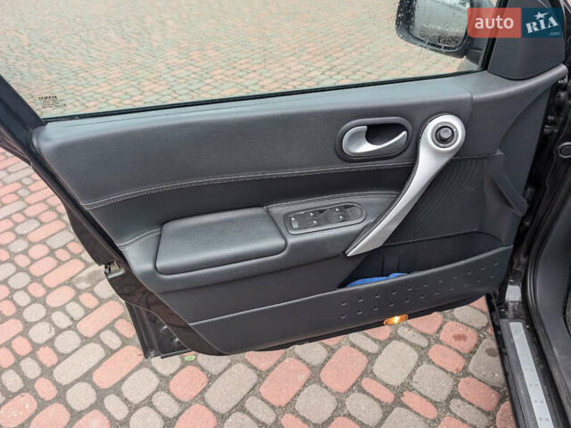Рено Меган, объемом двигателя 1.6 л и пробегом 244 тыс. км за 5700 $, фото 24 на Automoto.ua
