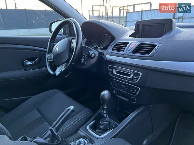 Рено Меган, объемом двигателя 1.4 л и пробегом 154 тыс. км за 6200 $, фото 76 на Automoto.ua