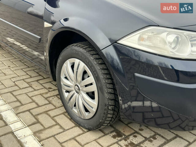 Рено Меган, объемом двигателя 2 л и пробегом 264 тыс. км за 5850 $, фото 13 на Automoto.ua