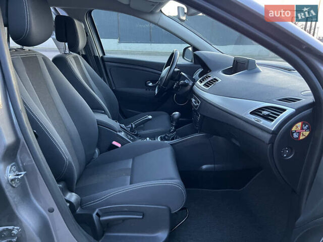 Рено Меган, объемом двигателя 1.4 л и пробегом 154 тыс. км за 6200 $, фото 77 на Automoto.ua