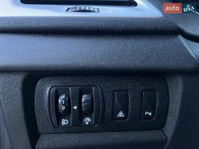 Рено Меган, объемом двигателя 1.4 л и пробегом 154 тыс. км за 6200 $, фото 97 на Automoto.ua