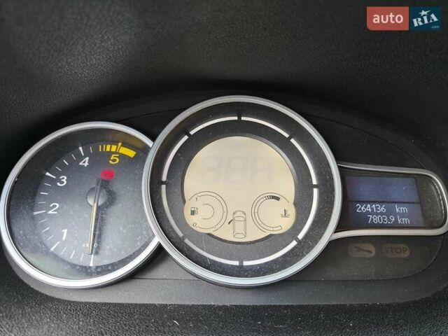 Рено Меган, объемом двигателя 1.46 л и пробегом 264 тыс. км за 5800 $, фото 10 на Automoto.ua