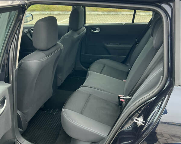 Рено Меган, объемом двигателя 2 л и пробегом 264 тыс. км за 5850 $, фото 19 на Automoto.ua