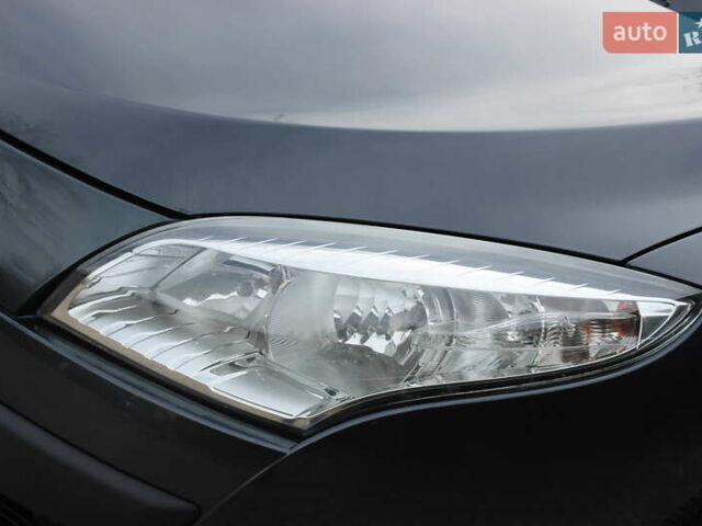 Рено Меган, объемом двигателя 1.46 л и пробегом 235 тыс. км за 6499 $, фото 11 на Automoto.ua