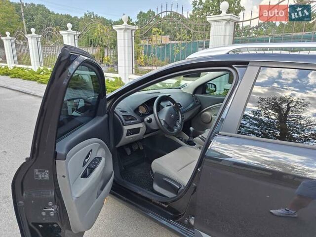 Рено Меган, объемом двигателя 1.46 л и пробегом 264 тыс. км за 5800 $, фото 8 на Automoto.ua