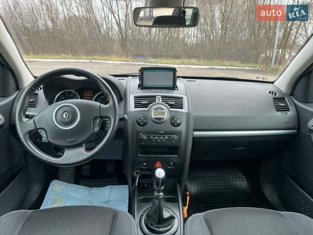 Рено Меган, объемом двигателя 2 л и пробегом 264 тыс. км за 5850 $, фото 14 на Automoto.ua