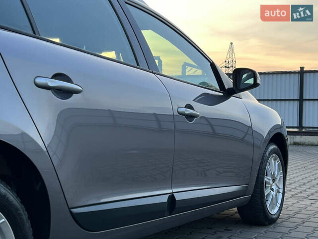 Рено Меган, объемом двигателя 1.4 л и пробегом 154 тыс. км за 6200 $, фото 34 на Automoto.ua