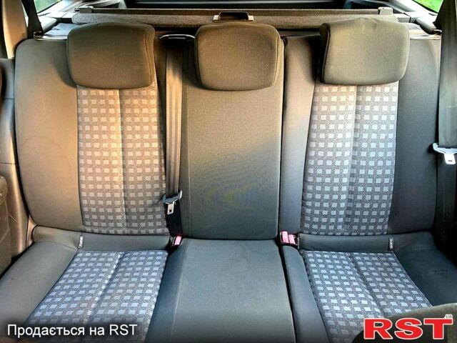 Рено Меган, об'ємом двигуна 1.9 л та пробігом 318 тис. км за 4650 $, фото 4 на Automoto.ua