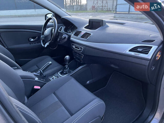 Рено Меган, объемом двигателя 1.4 л и пробегом 154 тыс. км за 6200 $, фото 75 на Automoto.ua