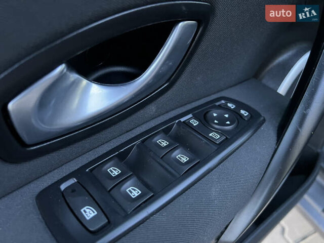 Рено Меган, объемом двигателя 1.4 л и пробегом 154 тыс. км за 6200 $, фото 96 на Automoto.ua