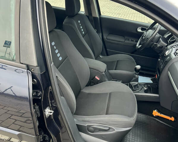 Рено Меган, объемом двигателя 2 л и пробегом 264 тыс. км за 5850 $, фото 23 на Automoto.ua