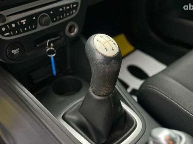 Рено Меган, объемом двигателя 1.5 л и пробегом 260 тыс. км за 7200 $, фото 22 на Automoto.ua