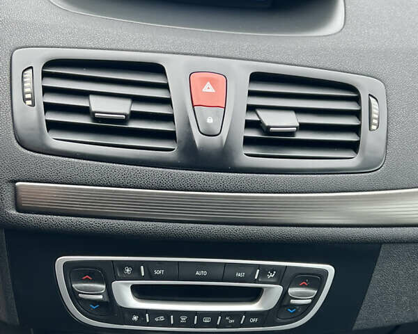 Рено Меган, объемом двигателя 1.6 л и пробегом 216 тыс. км за 6800 $, фото 31 на Automoto.ua