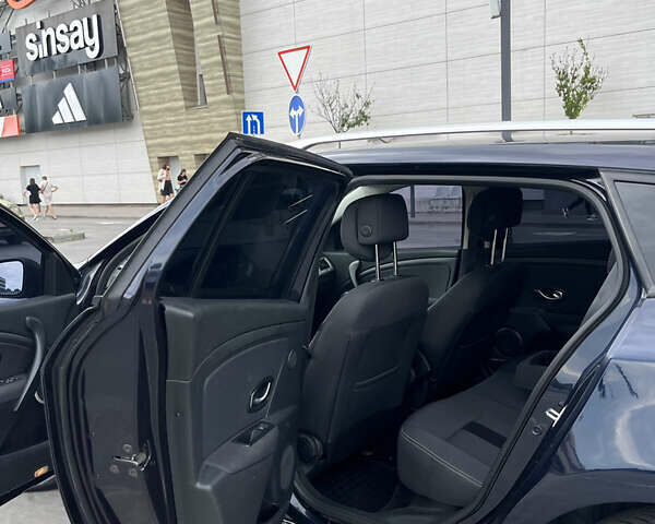 Рено Меган, объемом двигателя 1.46 л и пробегом 275 тыс. км за 7000 $, фото 38 на Automoto.ua
