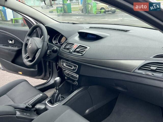 Рено Меган, объемом двигателя 1.6 л и пробегом 216 тыс. км за 6800 $, фото 45 на Automoto.ua