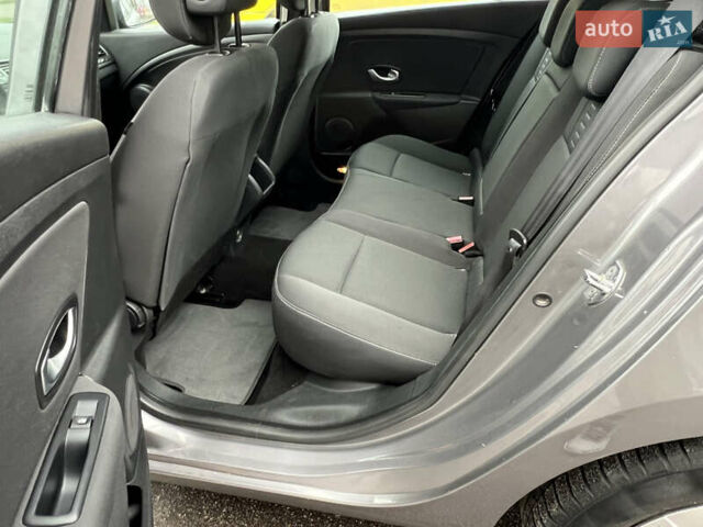 Рено Меган, объемом двигателя 1.6 л и пробегом 216 тыс. км за 6800 $, фото 39 на Automoto.ua