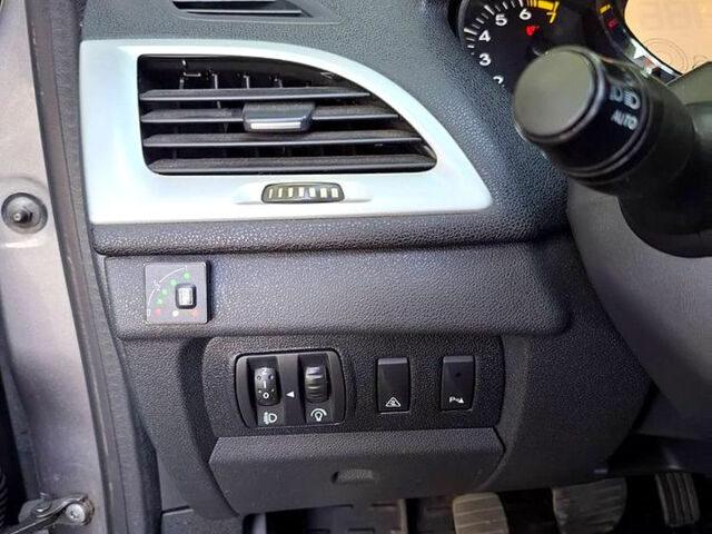 Рено Меган, объемом двигателя 1.4 л и пробегом 1000 тыс. км за 5800 $, фото 4 на Automoto.ua