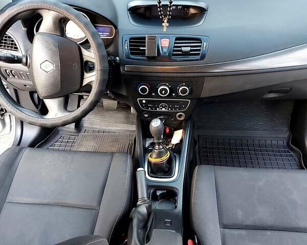 Рено Меган, объемом двигателя 1.5 л и пробегом 320 тыс. км за 7900 $, фото 9 на Automoto.ua