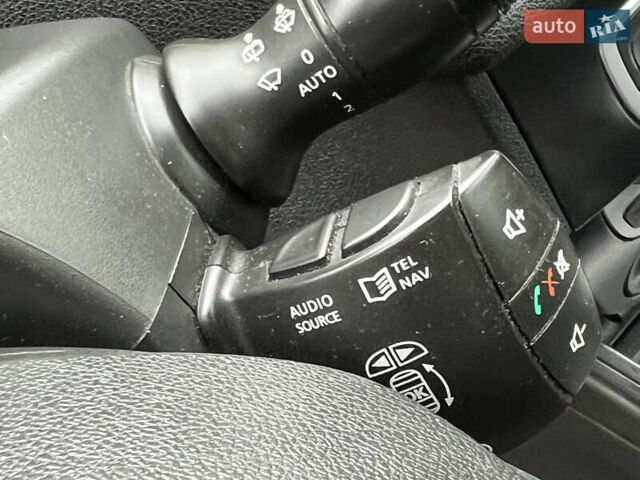 Рено Меган, объемом двигателя 1.6 л и пробегом 216 тыс. км за 6800 $, фото 29 на Automoto.ua