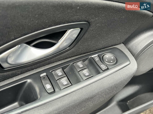 Рено Меган, объемом двигателя 1.6 л и пробегом 216 тыс. км за 6800 $, фото 24 на Automoto.ua