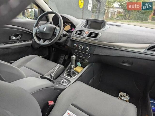 Рено Меган, объемом двигателя 1.6 л и пробегом 280 тыс. км за 7000 $, фото 10 на Automoto.ua
