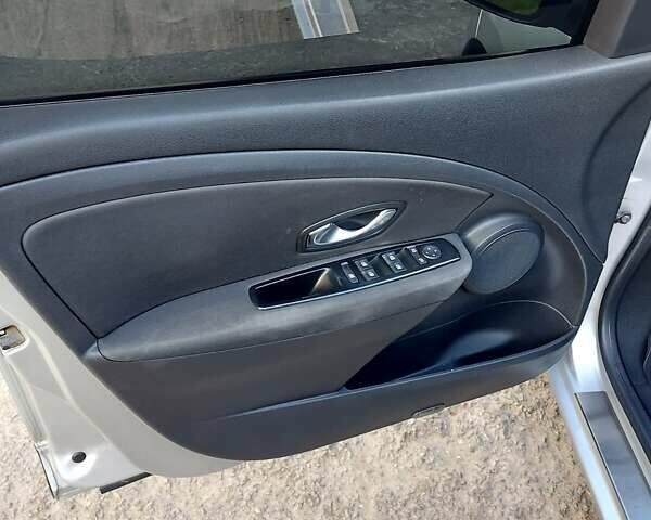 Рено Меган, объемом двигателя 1.5 л и пробегом 320 тыс. км за 7900 $, фото 12 на Automoto.ua