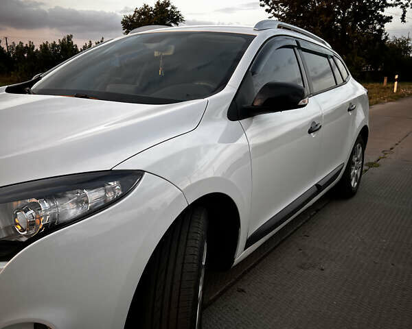 Рено Меган, объемом двигателя 1.46 л и пробегом 186 тыс. км за 7500 $, фото 16 на Automoto.ua