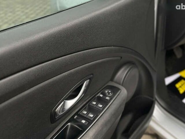 Рено Меган, объемом двигателя 1.5 л и пробегом 260 тыс. км за 7200 $, фото 17 на Automoto.ua